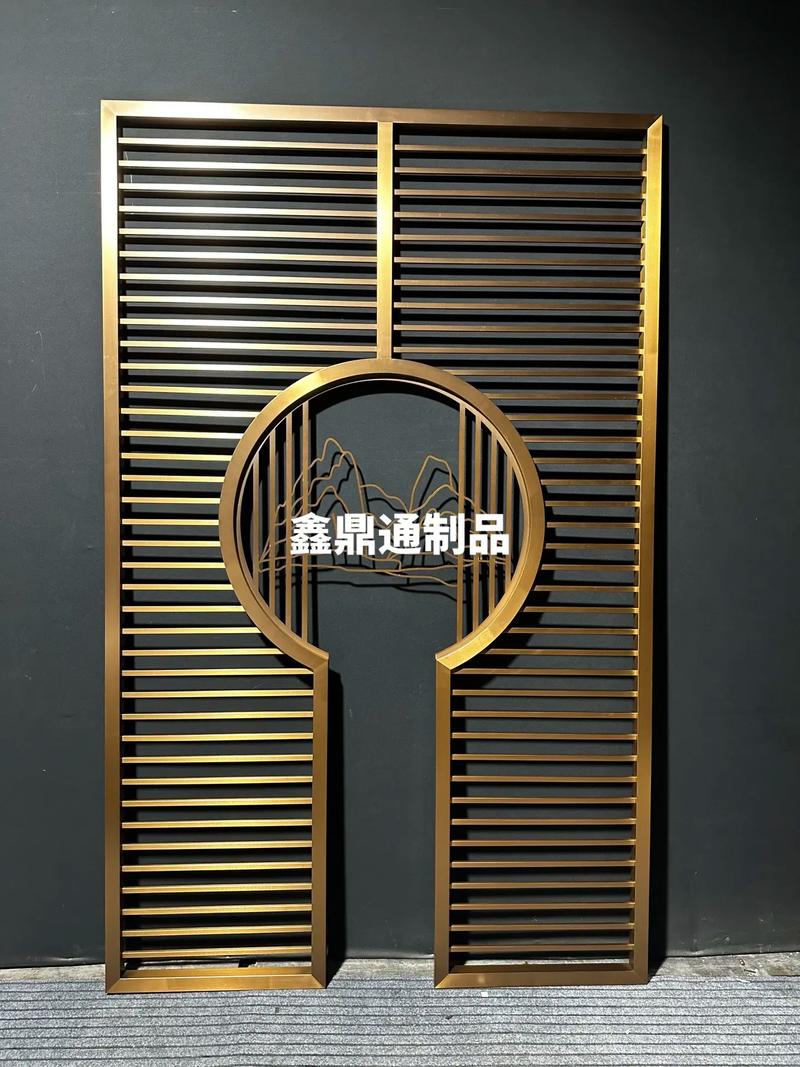 拉丝黄钛金不锈钢屏风隔断 玄关设计的轻奢开场